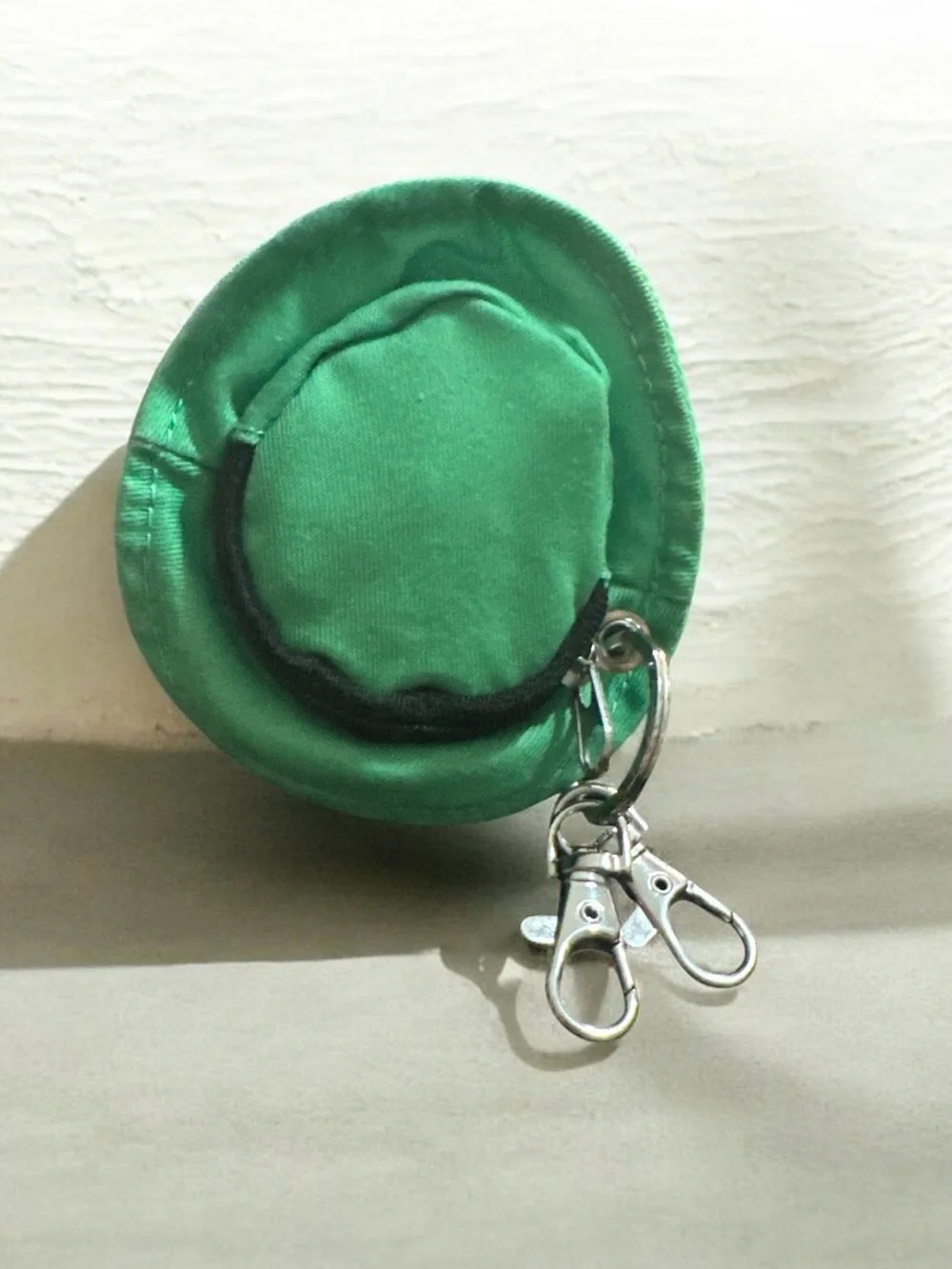 Kids Green Frog Bucket Hat Keychain - Cute Accessory 1068